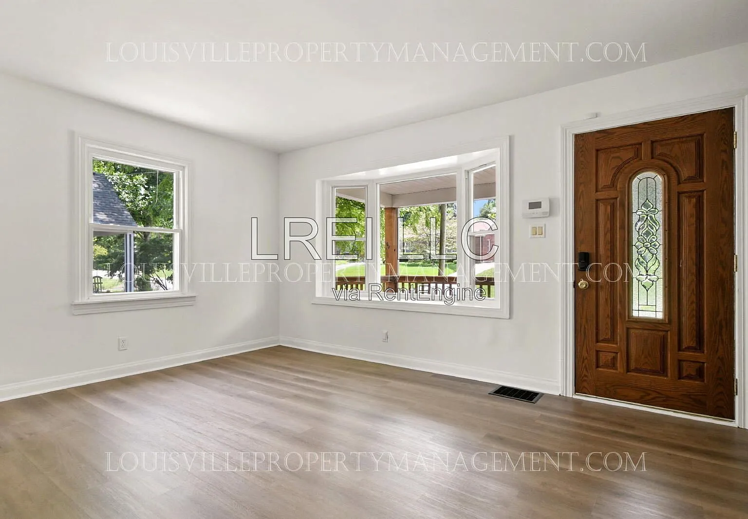3 bed, 2.0 bath, 1700 sqft, $2,100 — Photo 2