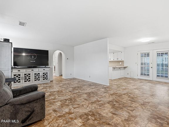 4th image of 3718 N Navajo Dr