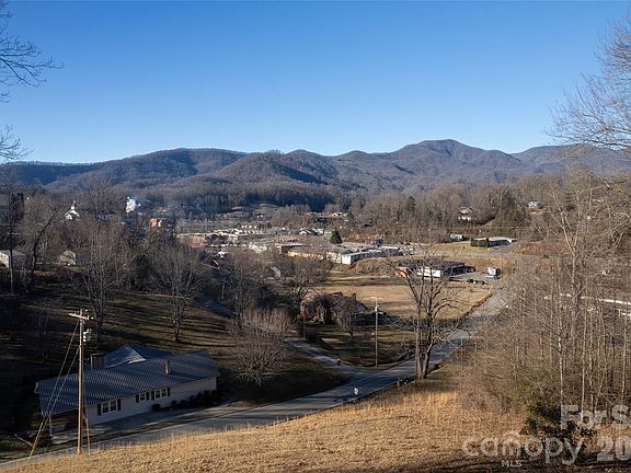 2nd image of 223 Cherry St