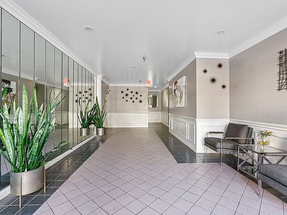4th image of 1840 S Beverly Glen Blvd APT 307