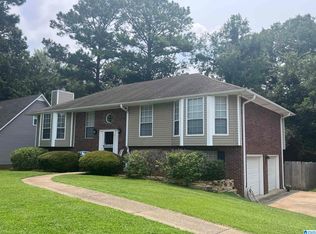 8496 Lanewood Cir, Leeds, AL 35094