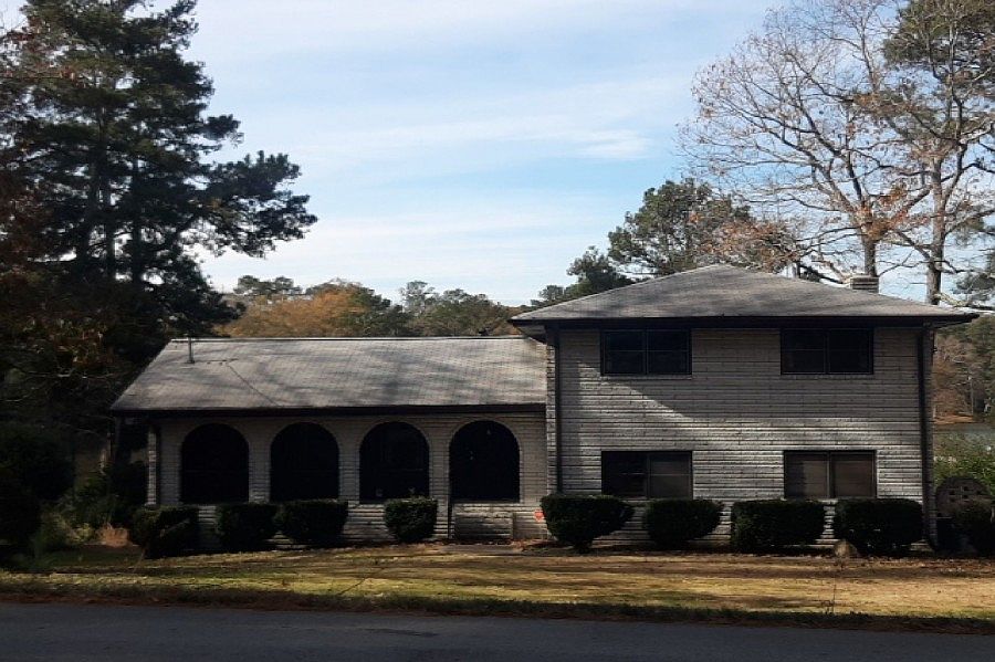 1st image of 2560 Lake Capri Dr