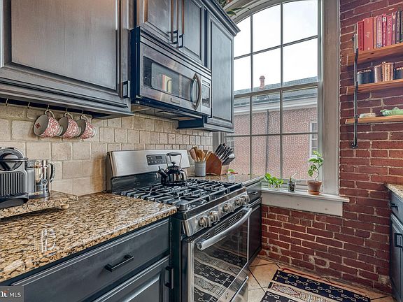 5th image of 320 Race St APT C