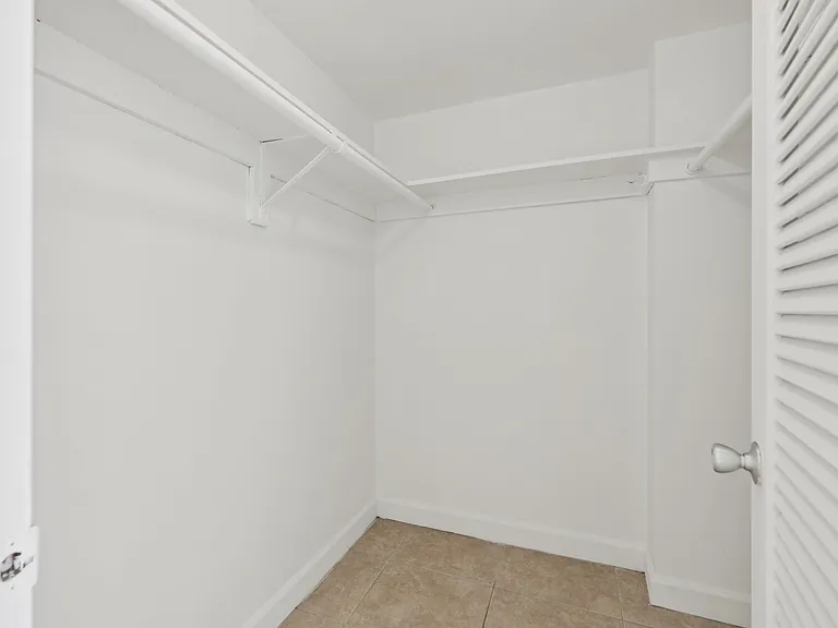 1 Bed 1.5 Bath Unit