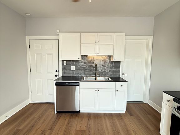 3rd image of 4383 N Elston Ave #5