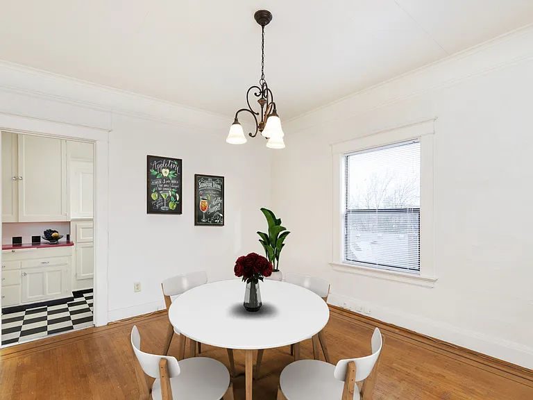 Highland Court Apartments — Photo 9