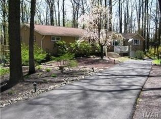 5901 Robin Ln, Coopersburg, PA 18036