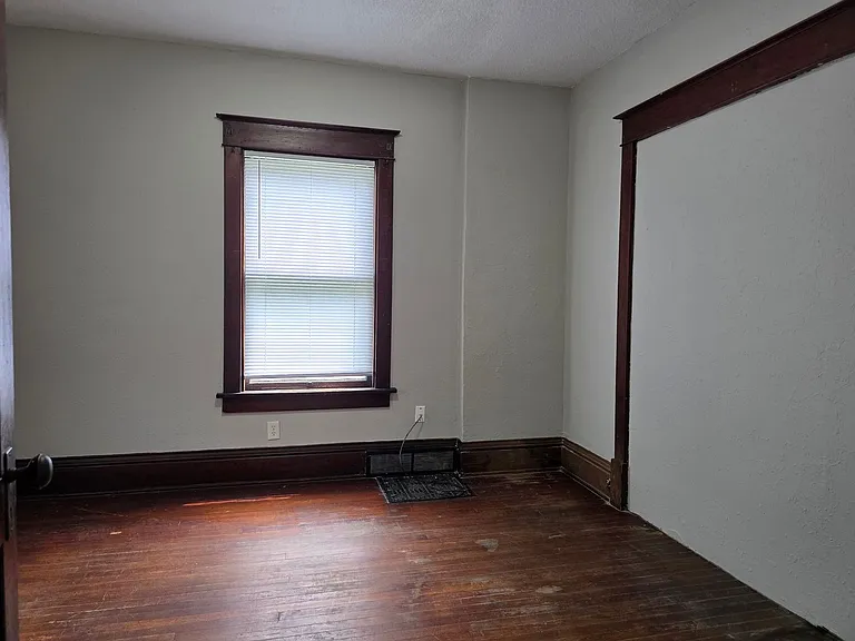 1705 Gillette St — Photo 8