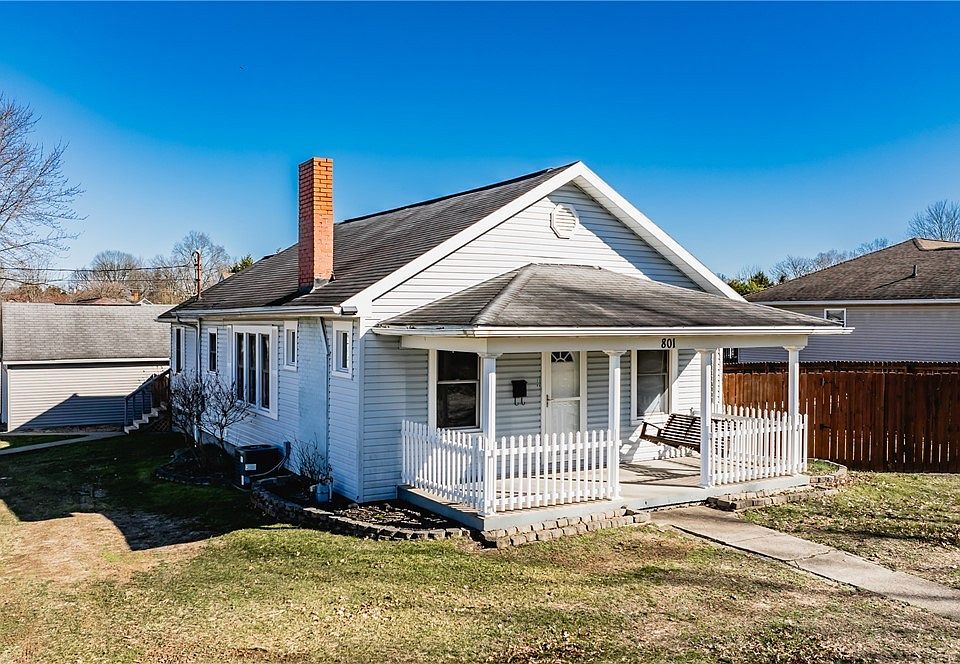 801 32nd St, Vienna, WV 26105 | Zillow