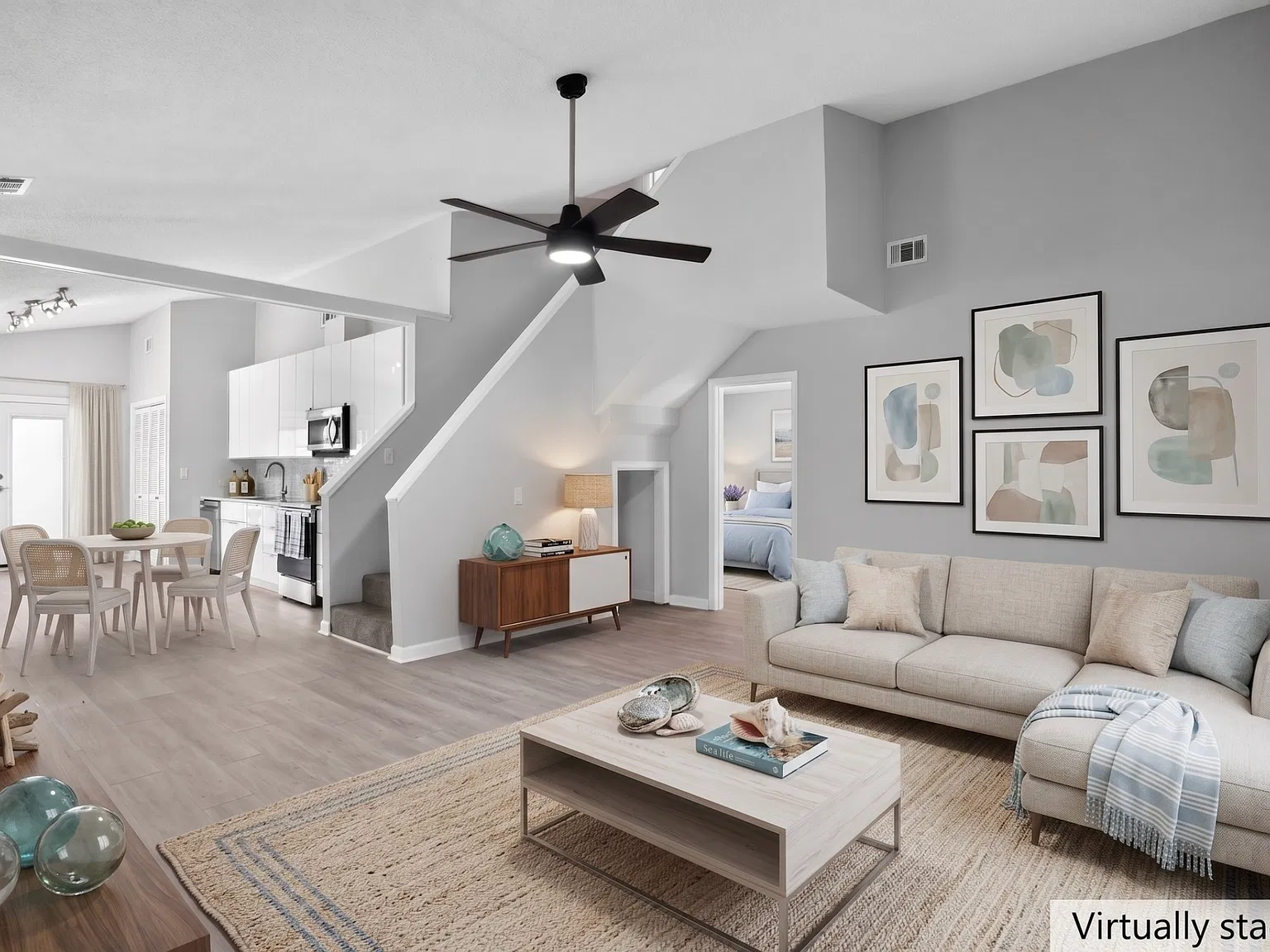 501 Thornloe Ln — Photo 2