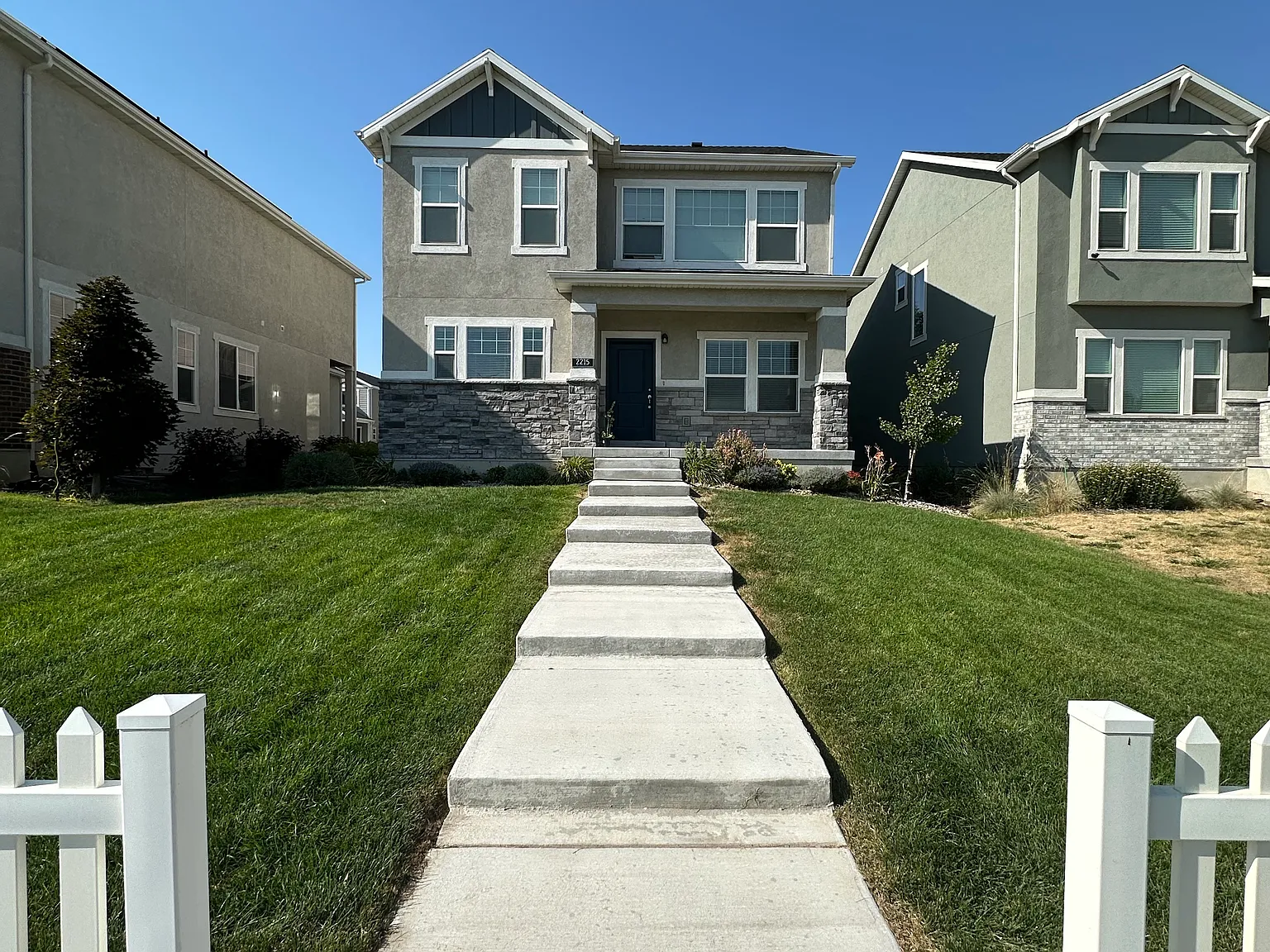 3 bed, 2.5 bath, 1761 sqft, $2,400 — Photo 2