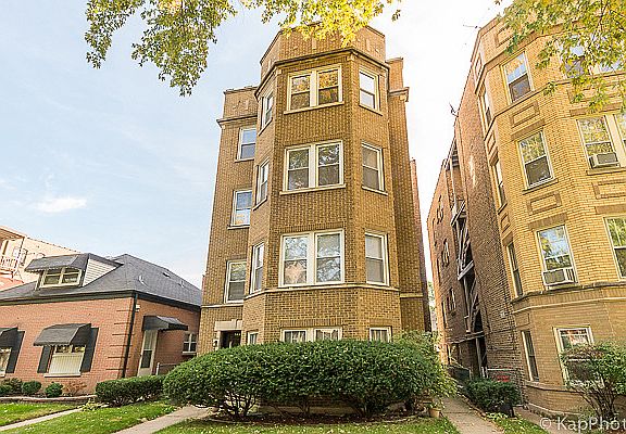 2nd image of 7433 N Claremont Ave APT 3