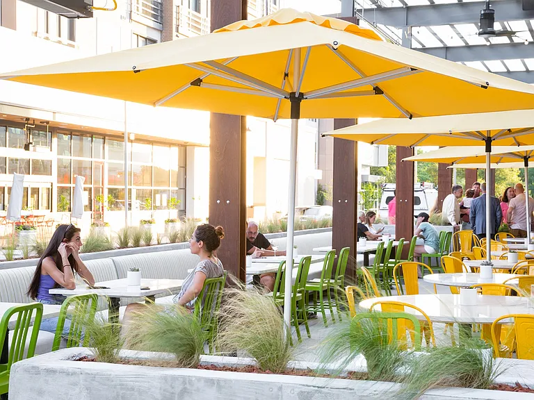 Minutes from shopping, dining, and entertainment options, Windsor Mustang Park allows you to take advantage of all this dynamic area has to offer.