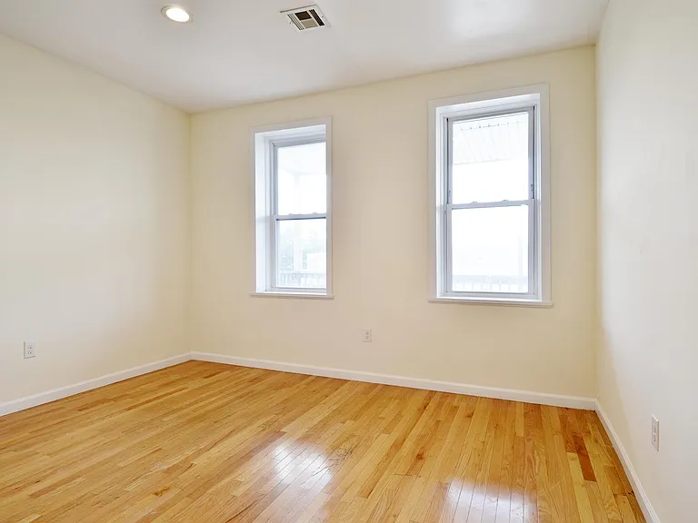 459 Broadway — Photo 9