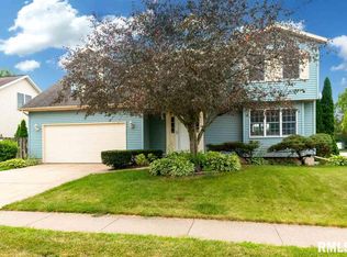 2601 Chesterfield Dr, Bettendorf, IA