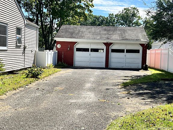 2nd image of 936 Union Street