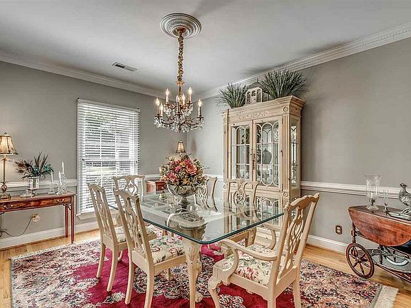 4th image of 9315 Cove Dr