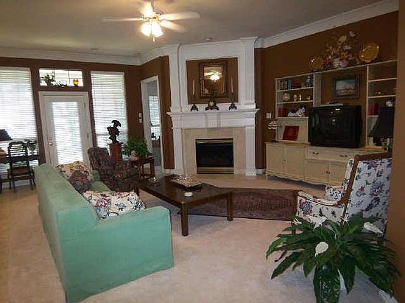 3rd image of 408 Westbury Ct