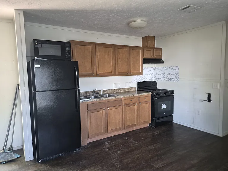 6004 S Highway 161 #13 — Photo 15
