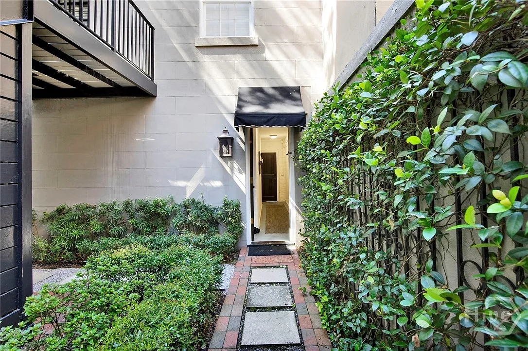 1 bed, 1.0 bath, 1000 sqft, $3,700 — Photo 2