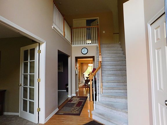 2nd image of 9592 Landsdowne Ln