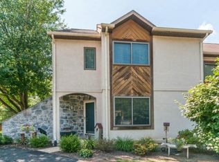 400 Stonegate Ct, Millersville, PA 17551