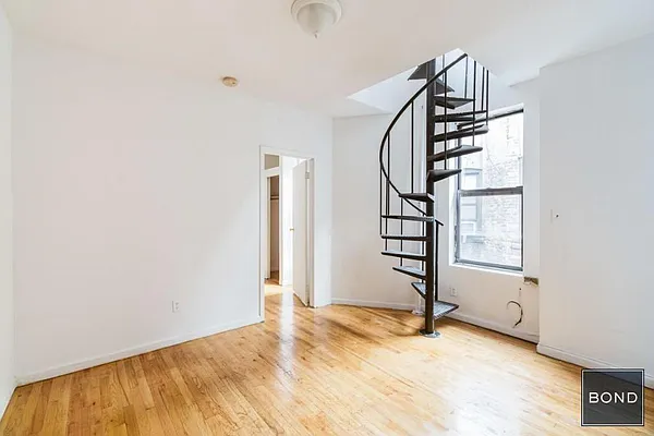 Rented by Bond New York | media 19