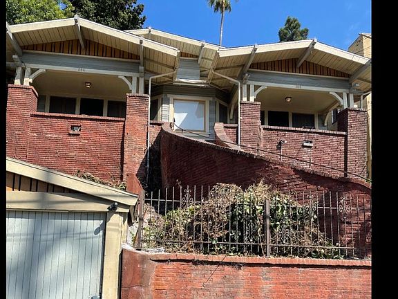 2nd image of 844 Laguna Ave