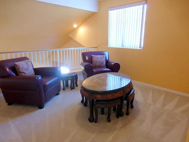 1042 N Moccasin Trl — Photo 8