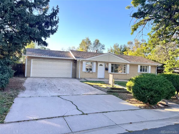 885 Ironton Street, Aurora, CO 80010
