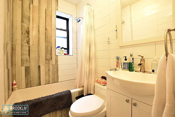 Rented by null | media 17