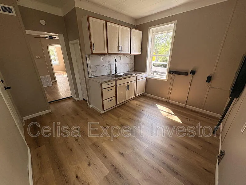 2 bed, 1.0 bath, 1284 sqft, $1,175 — Photo 4