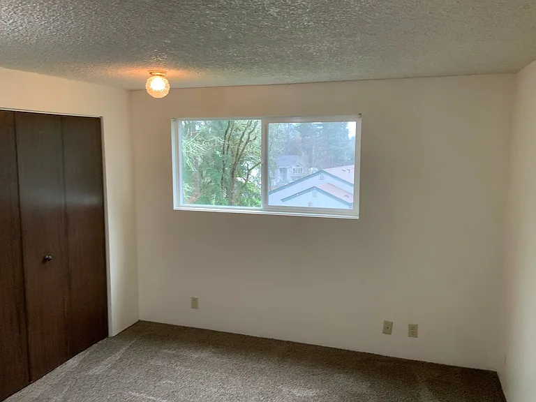 2145 Hawkins Ln — Photo 19
