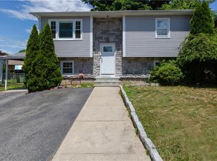 25 Elm St, Johnston, RI 02919