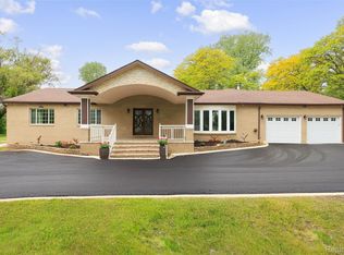 685 N Beck Rd, Canton, MI 48187