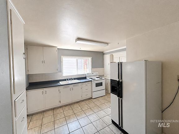 4th image of 423 N Cherry St