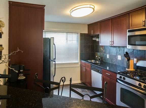 4th image of 4533 Holly St APT 1