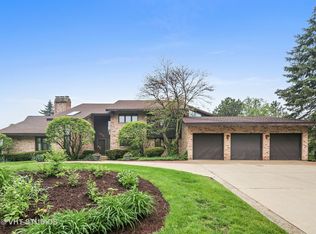 1 Regent Ct, Burr Ridge, IL 60527