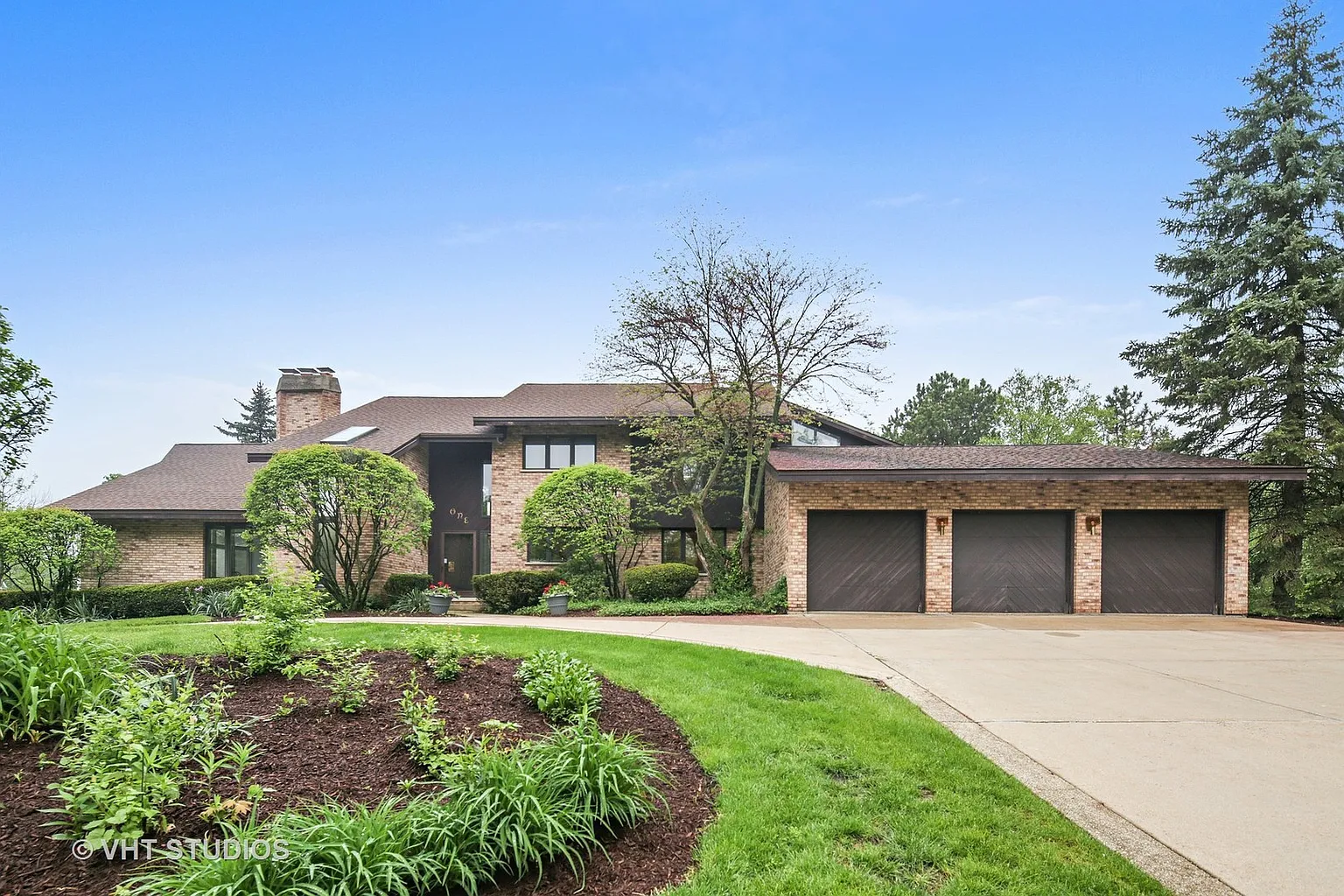 1 Regent Ct photo 1