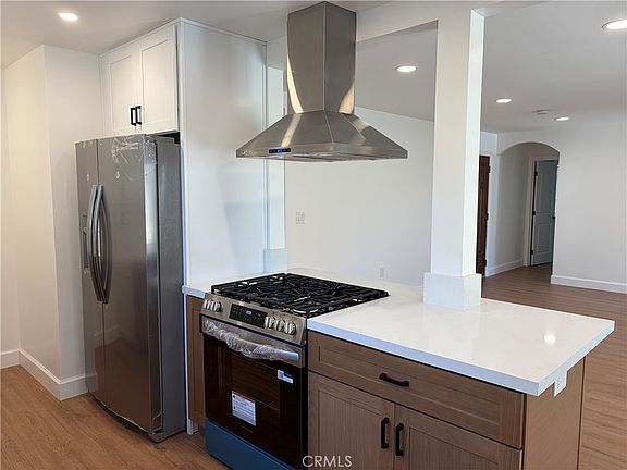 3rd image of 7101 Fallbrook Ave