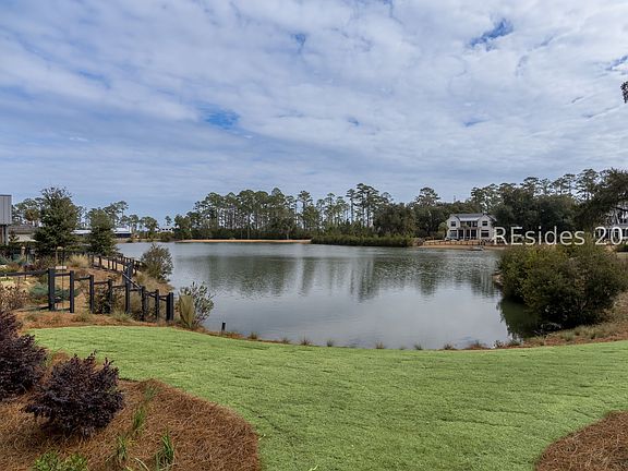 4th image of 452 Davies Rd