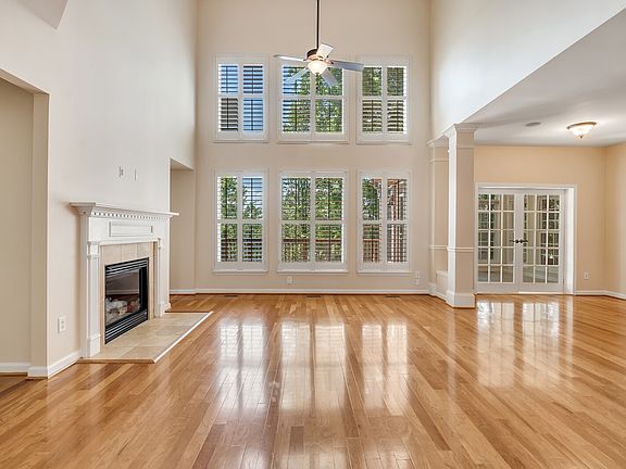 5th image of 801 River Heights Dr