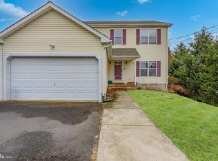 215 Birch St, Hamilton, NJ 08610