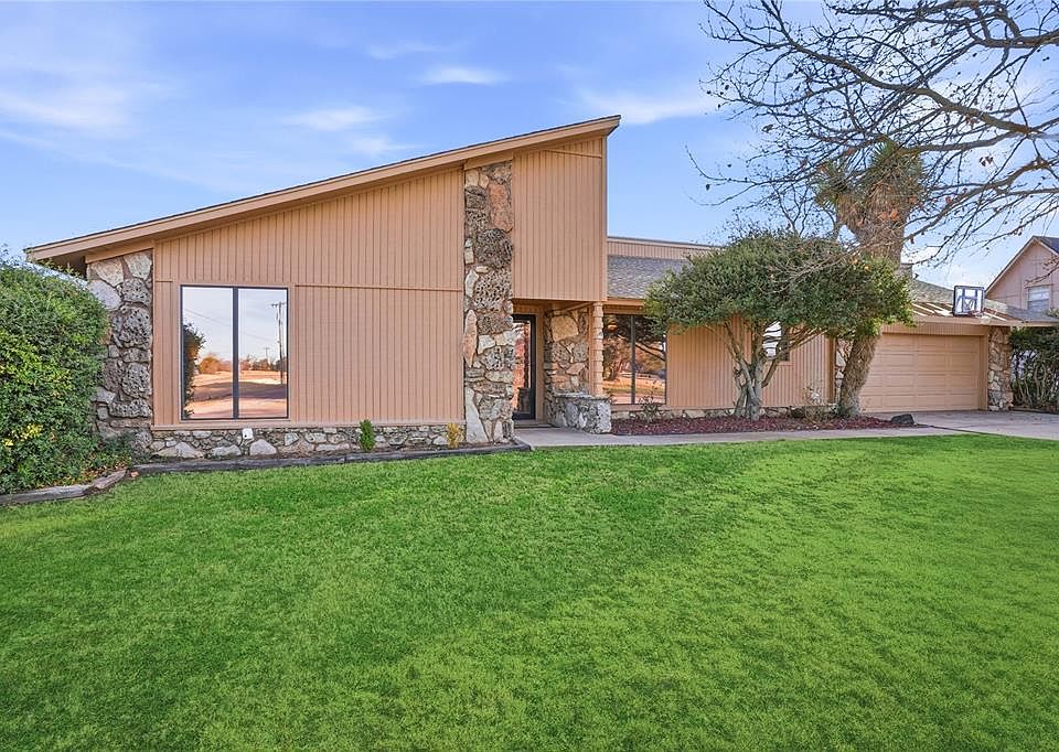 1st image of 1224 Trail Dr S