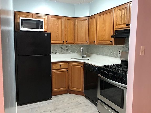 5th image of 6903 242nd St APT 2R