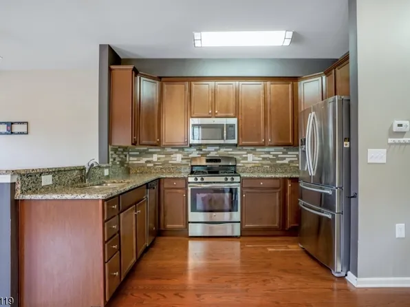 512 Waterview Ct Unit 512, Cedar Knolls, NJ 07927