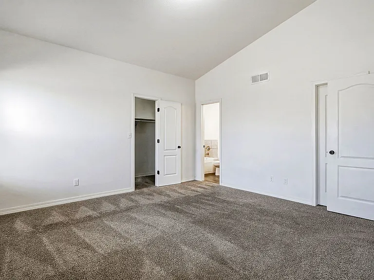13659 Everingham St — Photo 17