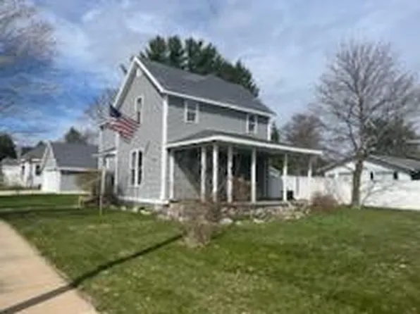 124 N Elm Ave, Gaylord, MI 49735
