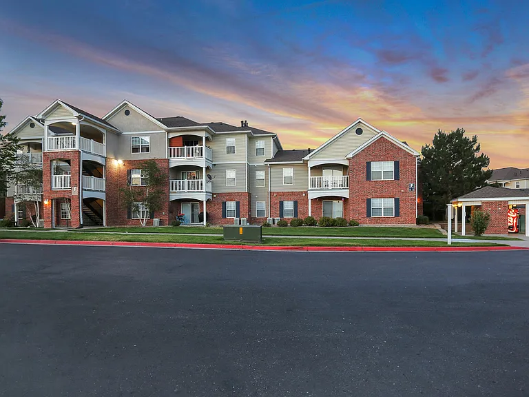 Sterling Park Apartments — Photo 6