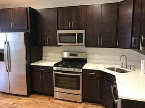 1st image of 1655 N Richmond St #2